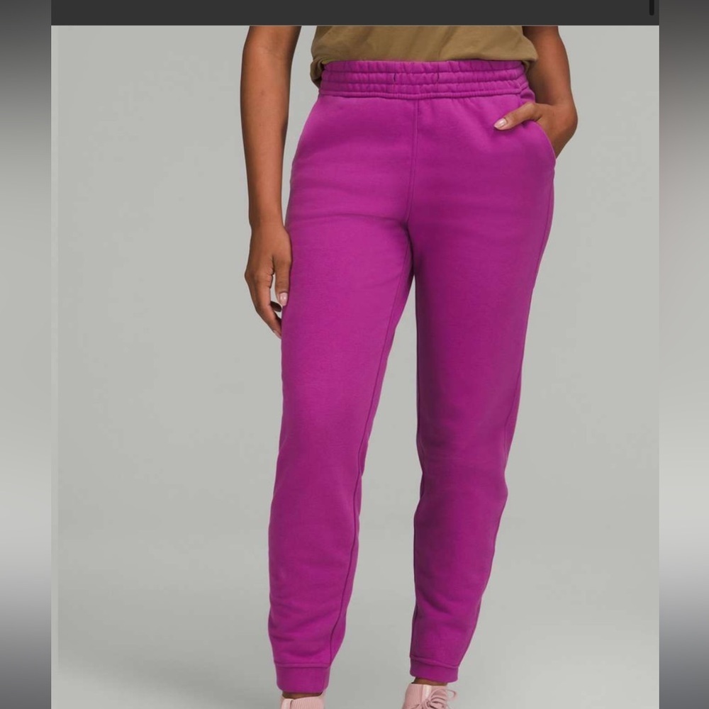 Lululemon Loungeful HR Jogger Vivid Plum Size 2 NWT